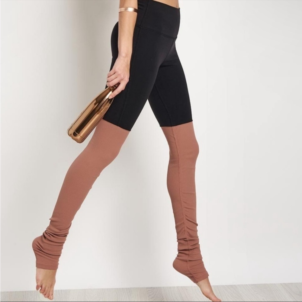 Alo Yoga Goddes Leggings Black and Pink